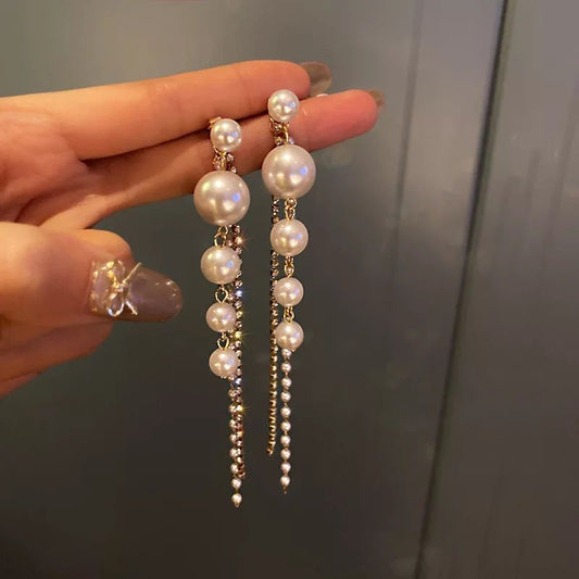 ARETES STYLISH PEARL TOP