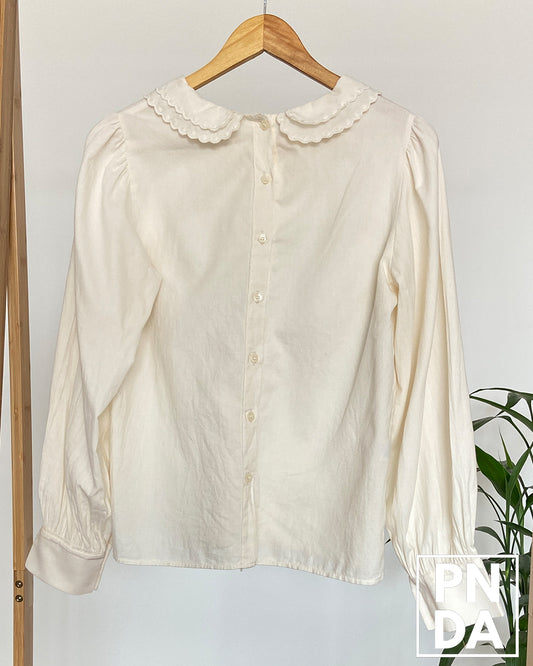 Camisa beige cuello Cute