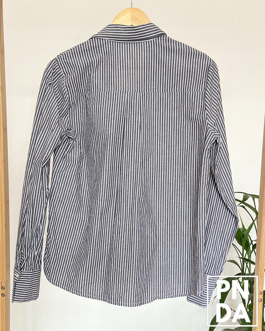 Camisa negro con blanco Sua