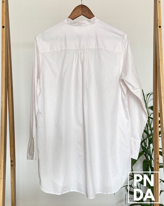 Camisa blanca henley Uniqlo