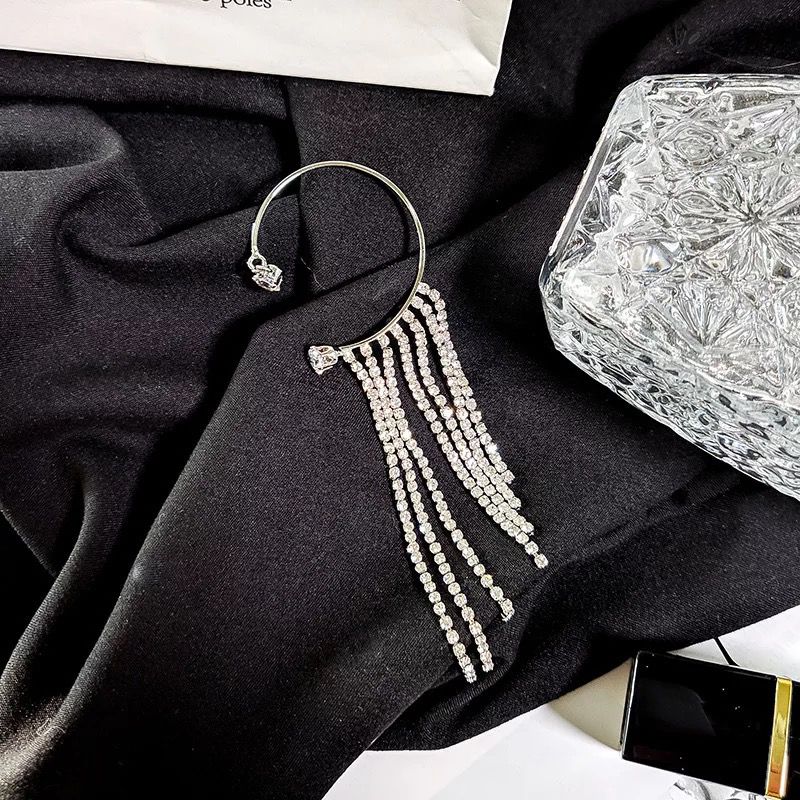 EAR CUFF CADENA BRILLANTES PLATEADO