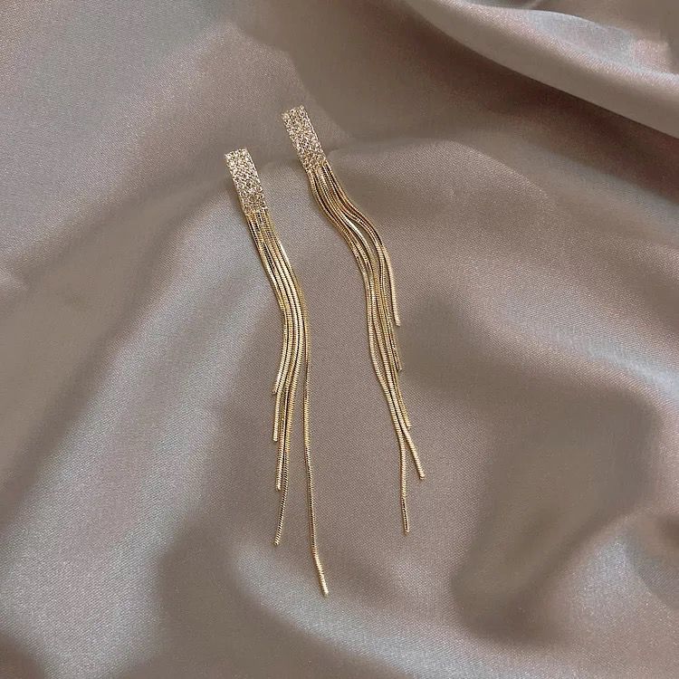 ARETES BLING CHAIN