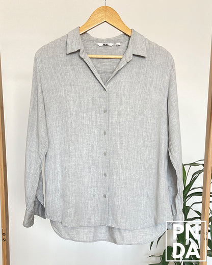 Camisa mangalarga gris claro Uniqlo