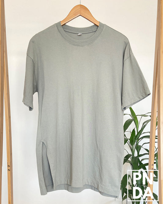 Camiseta larga verde Uniqlo